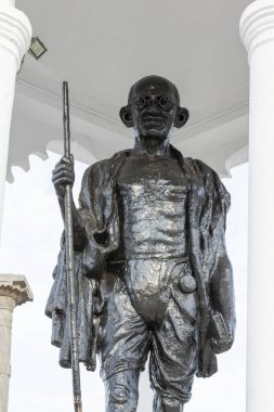 Hindistan'da Gandhi heykeli