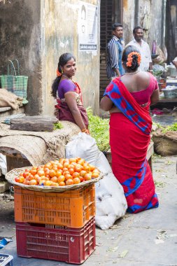 Editoryal açıklayıcı resim. Meyve ve sebze dükkanı