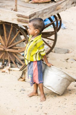 Editoryal açıklayıcı resim. Childs sokakta, Hindistan