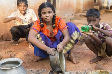 Editoryal açıklayıcı resim. Childs sokakta, Hindistan