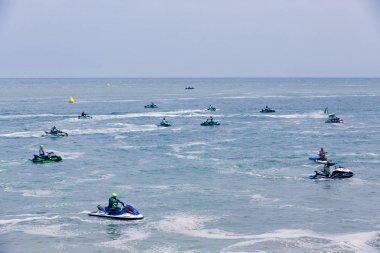 Belgesel yayın görüntü. Aşırı atlet rakip jet ski teknede