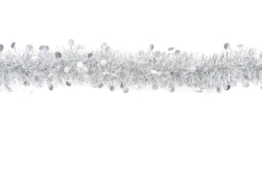 Beyaz arka plan üzerinde Noel gri gümüş çelenk.