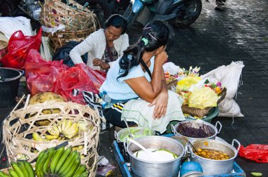 Belgesel yayın görüntü. Tipik Bali markette