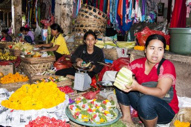 Belgesel yayın görüntü. Tipik Bali markette