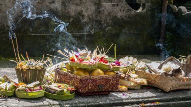 Bali dili geleneksel sunan Hinduizm Budizm din