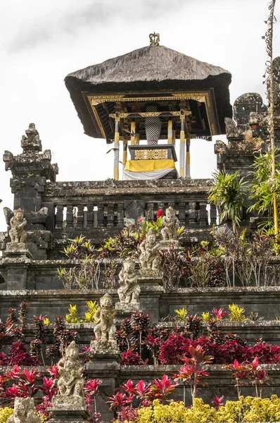 Hinduisto chrám detaily v Bali: — Stock fotografie