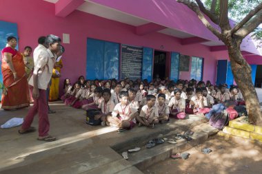 Belgesel yayın görüntü. Hükümet okulda toplantı
