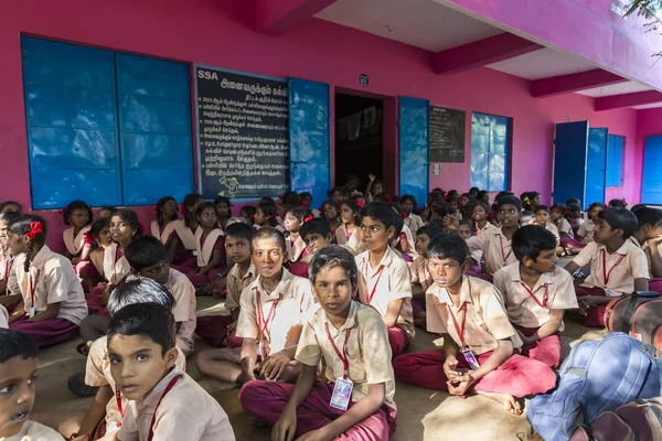 Belgesel yayın görüntü. Hükümet okulda toplantı