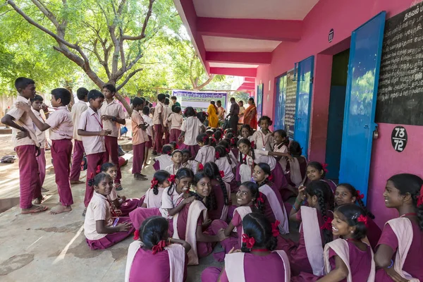 Belgesel yayın görüntü. Hükümet okulda toplantı