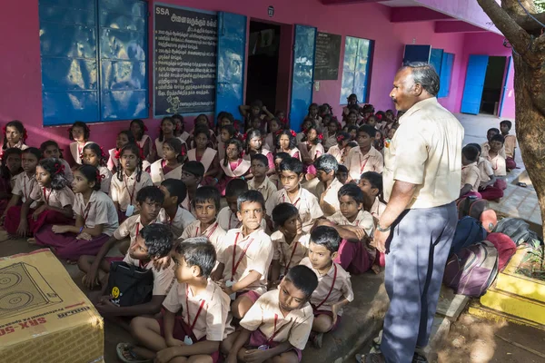 Belgesel yayın görüntü. Hükümet okulda toplantı