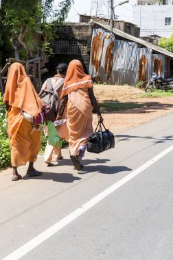 Belgesel yayın görüntü. Kimliği belirsiz Hıristiyanlar, Chennai, Madras Velanganni, hac için Velankanni için Katolikler insanların yürüme