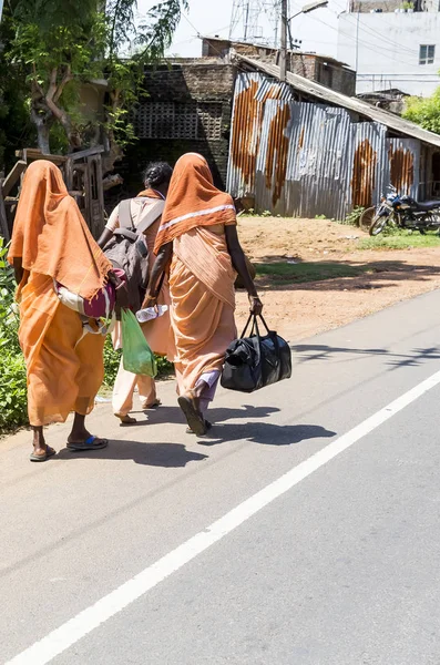 Belgesel yayın görüntü. Kimliği belirsiz Hıristiyanlar, Chennai, Madras Velanganni, hac için Velankanni için Katolikler insanların yürüme