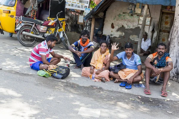 Belgesel yayın görüntü. Kimliği belirsiz Hıristiyanlar, Chennai, Madras Velanganni, hac için Velankanni için Katolikler insanların yürüme