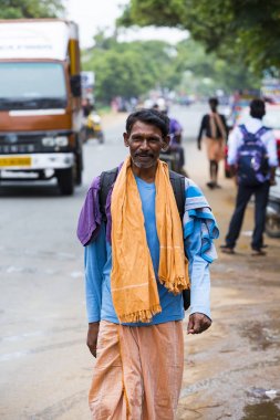 Belgesel yayın görüntü. Kimliği belirsiz Hıristiyanlar, Chennai, Madras Velanganni, hac için Velankanni için Katolikler insanların yürüme