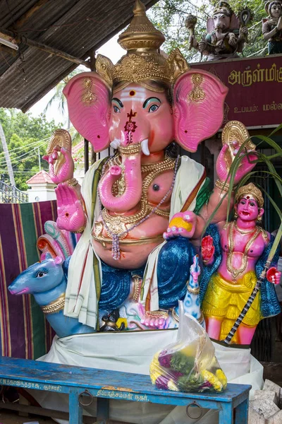 Άγαλμα Γκανές σε ναό της Ινδίας — Φωτογραφία Αρχείου