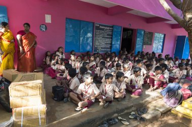 Belgesel yayın görüntü. Hükümet okulda toplantı