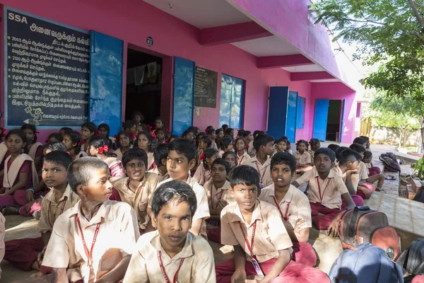 Belgesel yayın görüntü. Hükümet okulda toplantı