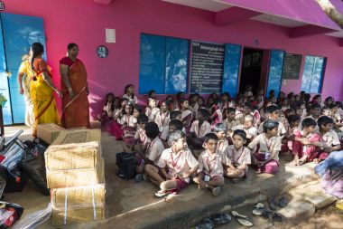 Belgesel yayın görüntü. Hükümet okulda toplantı