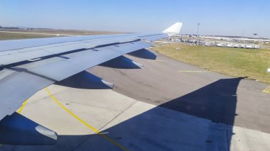 Kanatlı uçak havaalanında