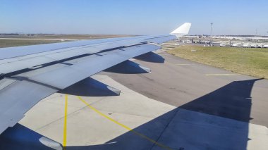 Kanatlı uçak havaalanında