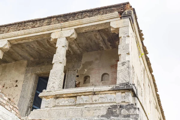 Oude ruïnes van de tempel, Gingee, Tamil Nadu, India — Stockfoto