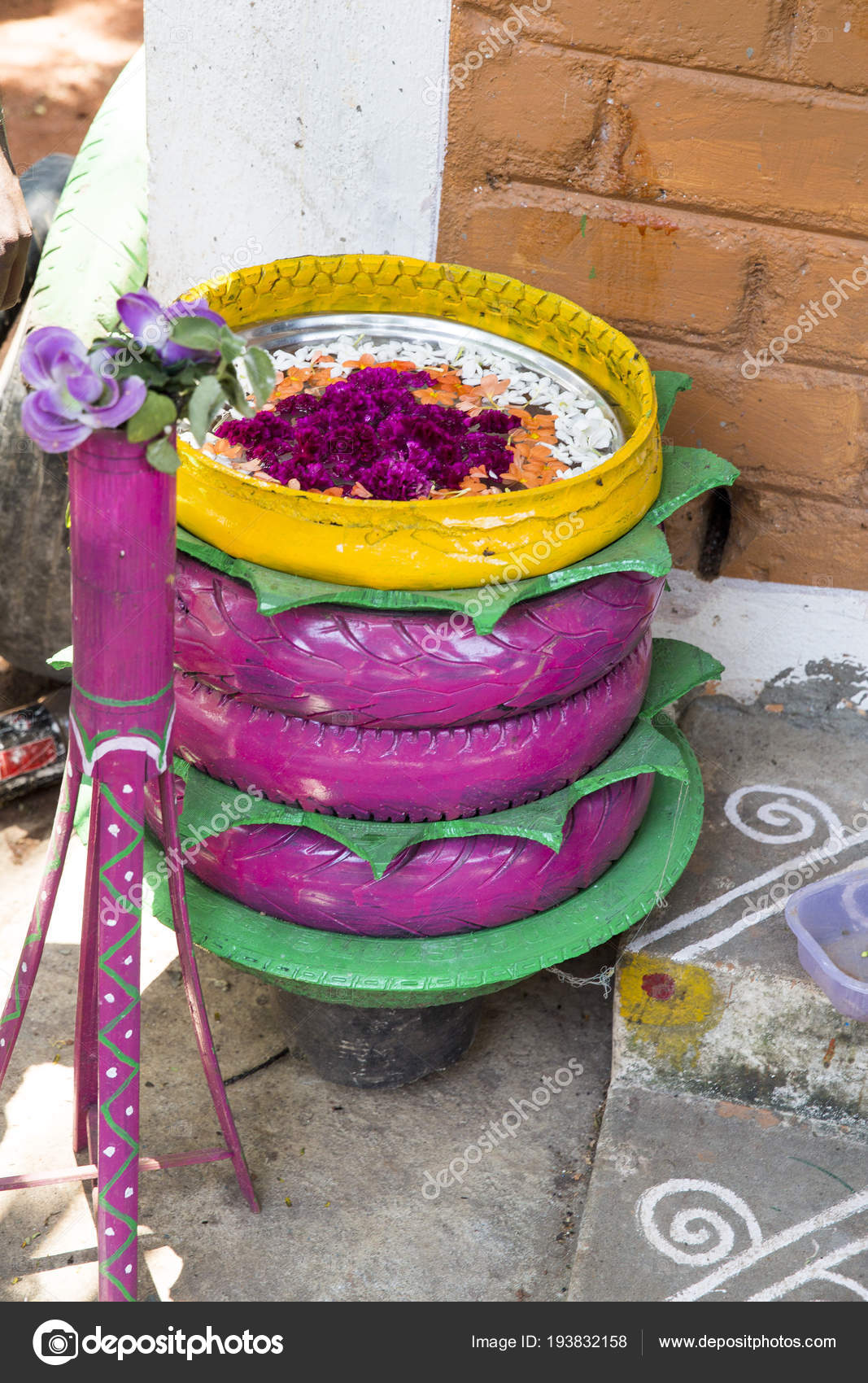 Flowerbed of old tires Flowerbed of old tires