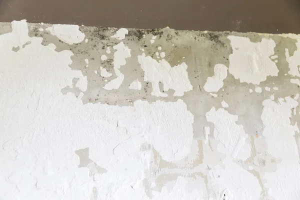 Düzensiz Beyaz Duvar Sıva Fayans Aldıktan Sonra Dokulu Duvar Sıva — Stok fotoğraf