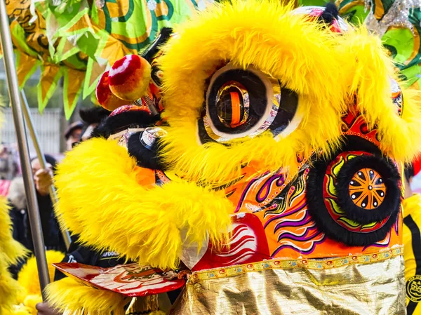 China new year 2019 Paris - Lion dancing . — Stok Foto