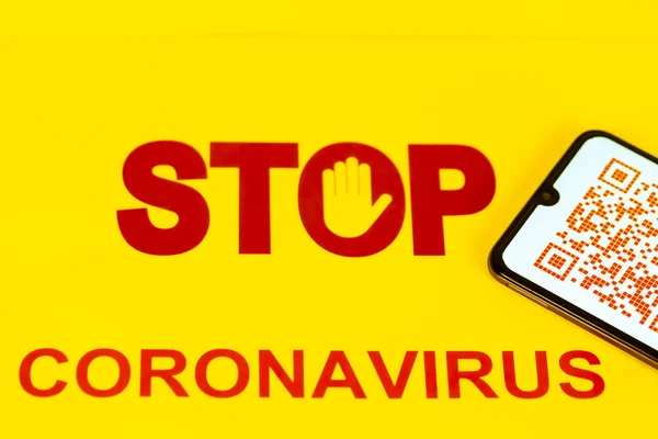 Stop Sign Červenou Barevnou Kód Obrazovce Chytrého Telefonu Pro Koronavirus — Stock fotografie