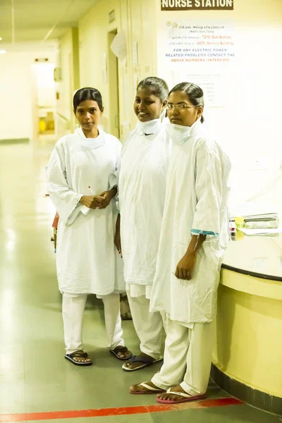 Puducherry India Maart Rond 2020 Verpleegkundigen Praten Met Elkaar Ziekenhuisgang — Stockfoto