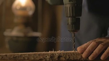 Übergibt ein Schreiner und Tischler-Werkzeuge arbeiten. Tischler ... Übergibt ein Schreiner und Tischler-Werkzeuge arbeiten. Tischler ...