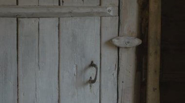 Patron adam kilidini açar kapı, metal kilit ve ahır, 4 k Oda girer