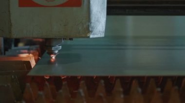 Lazer, otomatik metal üretim kesme