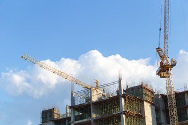 iş yerinde inşaat vinç