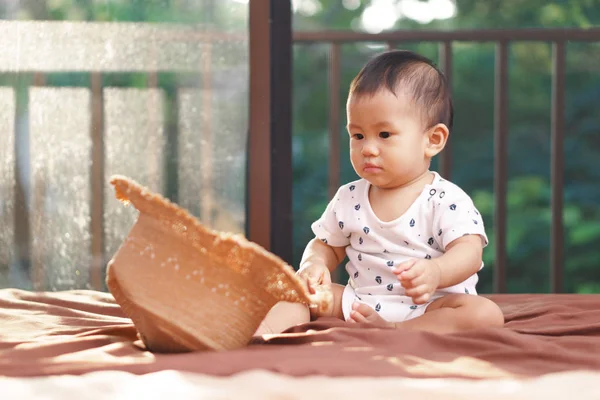 9 mesi Asiatico bambino — Foto Stock