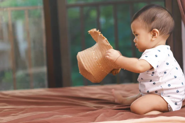 9 meses bebê asiático — Fotografia de Stock