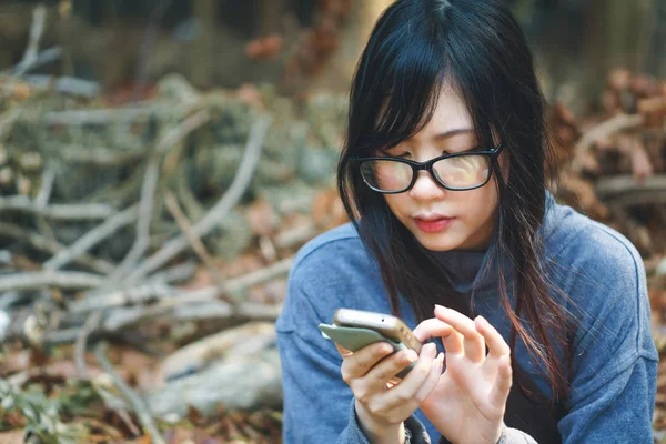 Teléfono con expresión seria — Foto de Stock