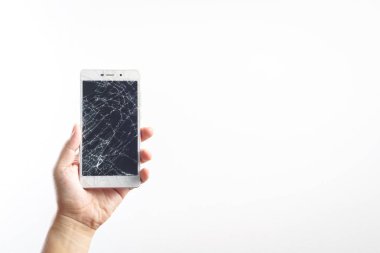 Bozuk ekranlı cep telefonu