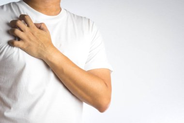 Adam çizik kaşıntı