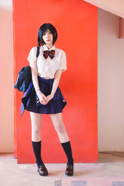 Menina asiática em uniforme — Fotografia de Stock