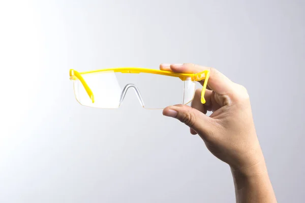 El tutma koruyucu gözlük