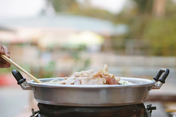 Thaise gemeenschappelijk buffet, barbecue varkensvlees of barbecue op hete pan — Stockfoto