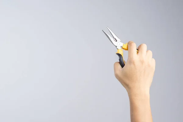 Mão Segurando Nariz Agulha Alicate Pontiagudo Para Reparação Construção Universal — Fotografia de Stock