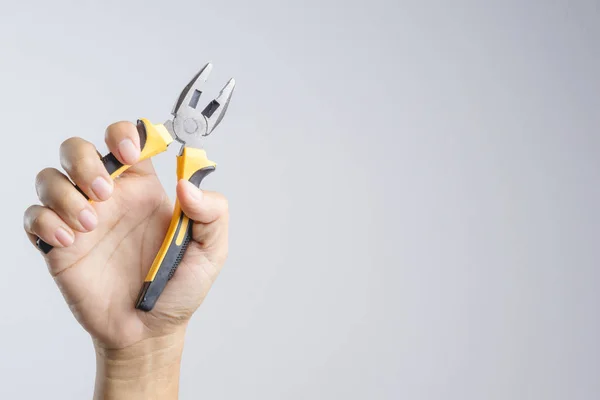Mão Segurando Nariz Agulha Alicate Pontiagudo Para Reparação Construção Universal — Fotografia de Stock