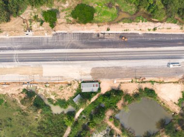 Su kamyonu toz kontrolü ve baskı olarak çalışıyor.