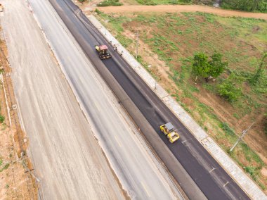 Asfalt makinesi ve buharlı silindir operatörlüğü