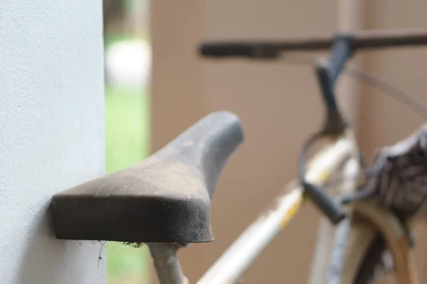 Rusty vieja bicicleta —  Fotos de Stock