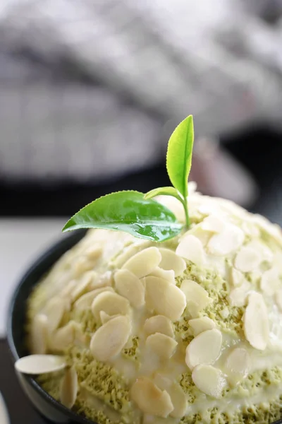 El té verde japonés batió el hielo cremoso plato dulce o bingsu. —  Fotos de Stock