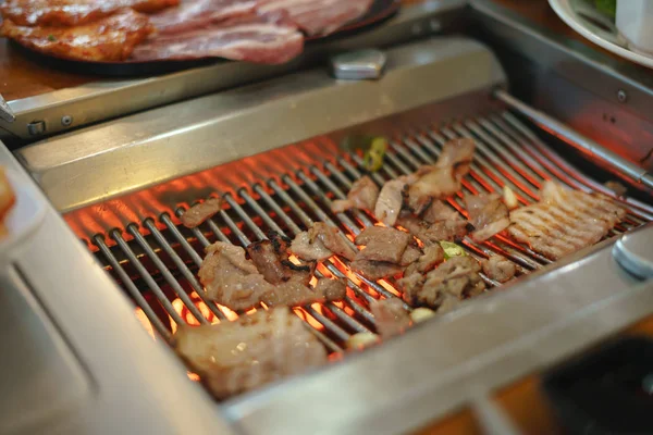 Cocina barbacoa estilo Corea o parrilla —  Fotos de Stock