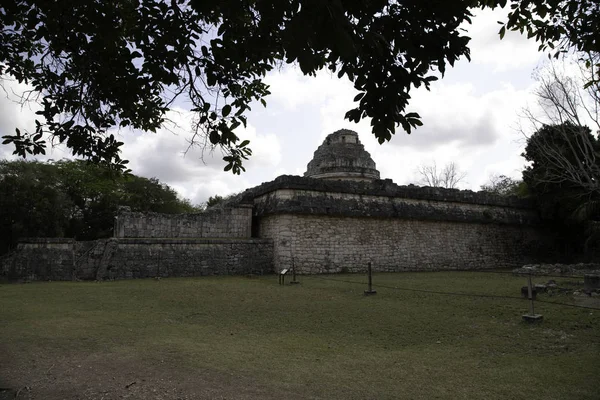 Yıldızlı evin içinde ritüel şehir, Chichen Itza